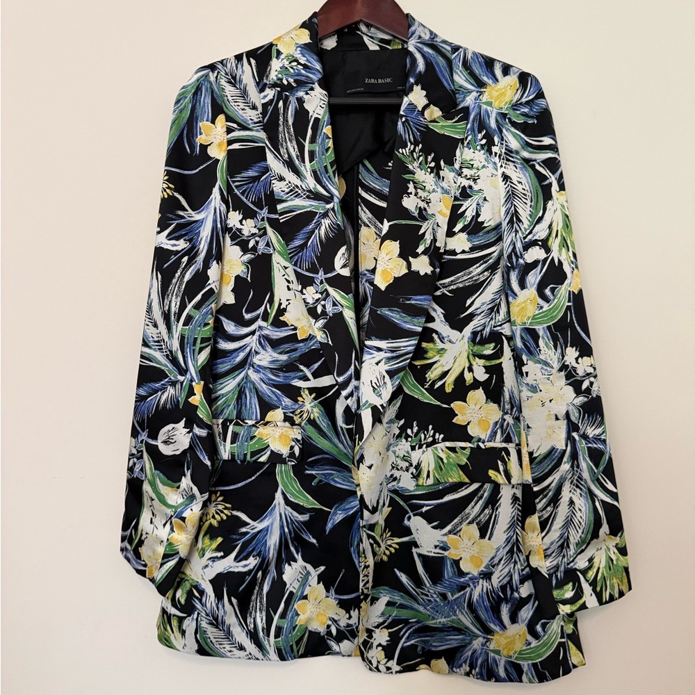 Zara Women’s Black, White, Yellow, and Green Silky Floral Blazer Size S